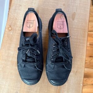 Cariuma OCA Low Black Women's Sneakers, Sz 8.5
